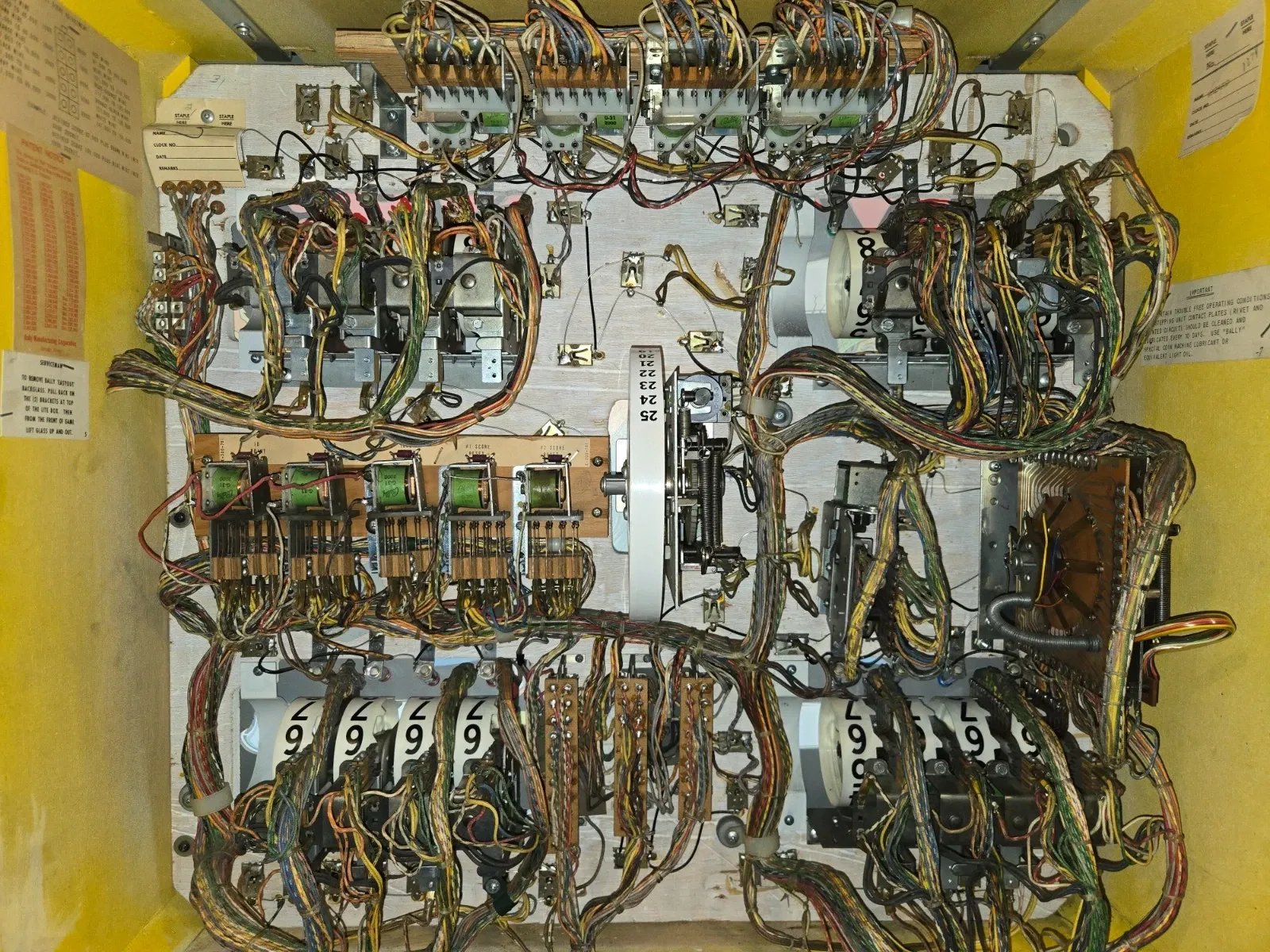 Bally 'Wizard!' Electromechanical Pinball Machine thumbnail 8