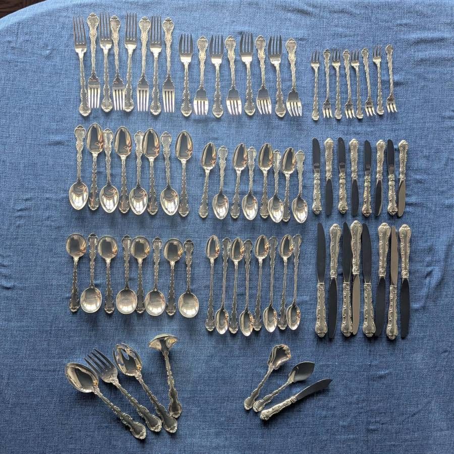 Rococo Style Silver-Plated Flatware Set thumbnail 2