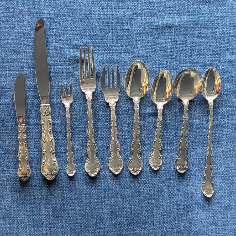 Rococo Style Silver-Plated Flatware Set thumbnail 3
