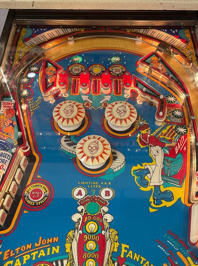 Bally 'Capt. Fantastic' Elton John Pinball Machine thumbnail 8