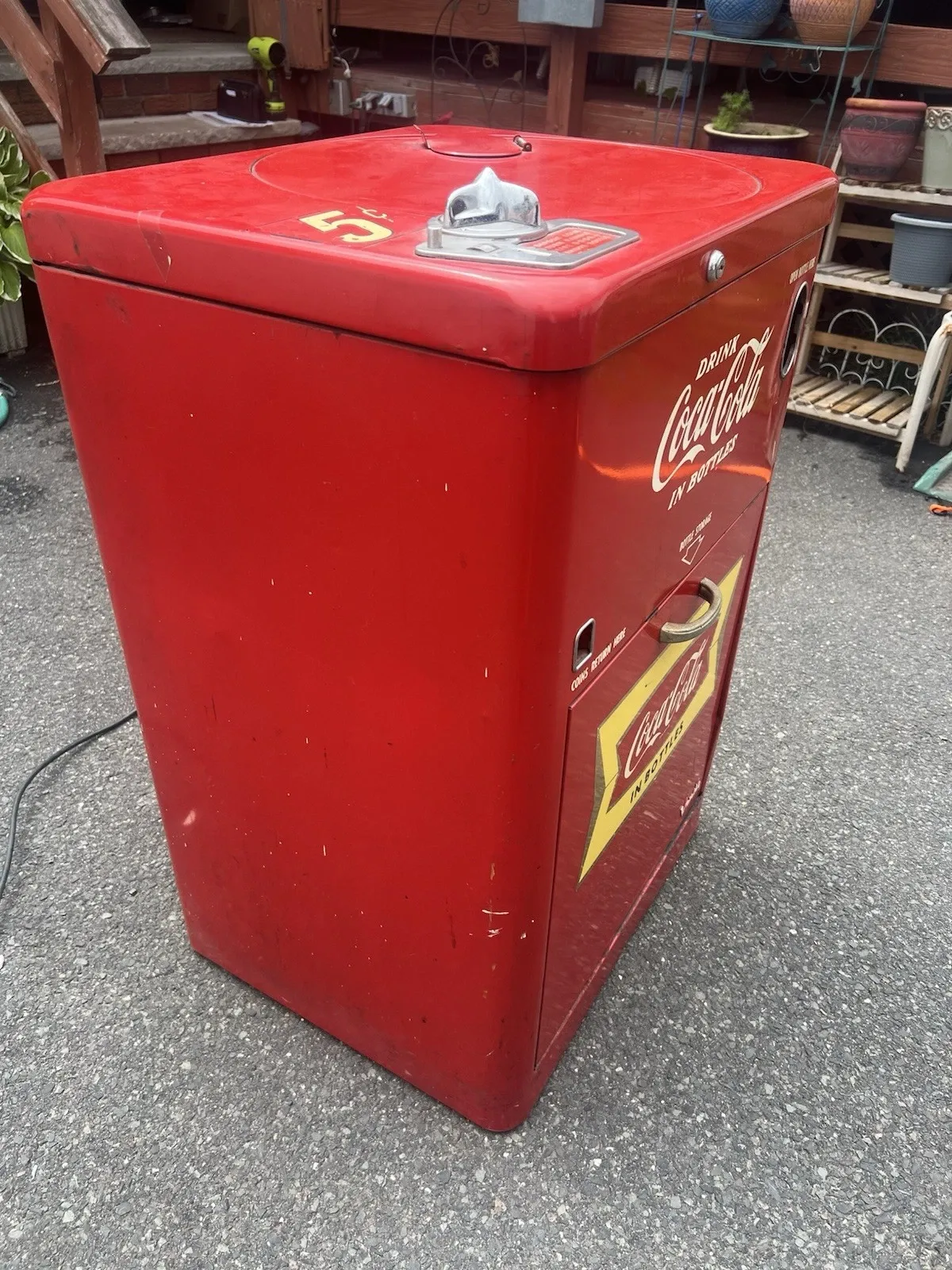 American Mid-Century Coca-Cola Vendo Model A23E Bottle Vending Machine thumbnail 2