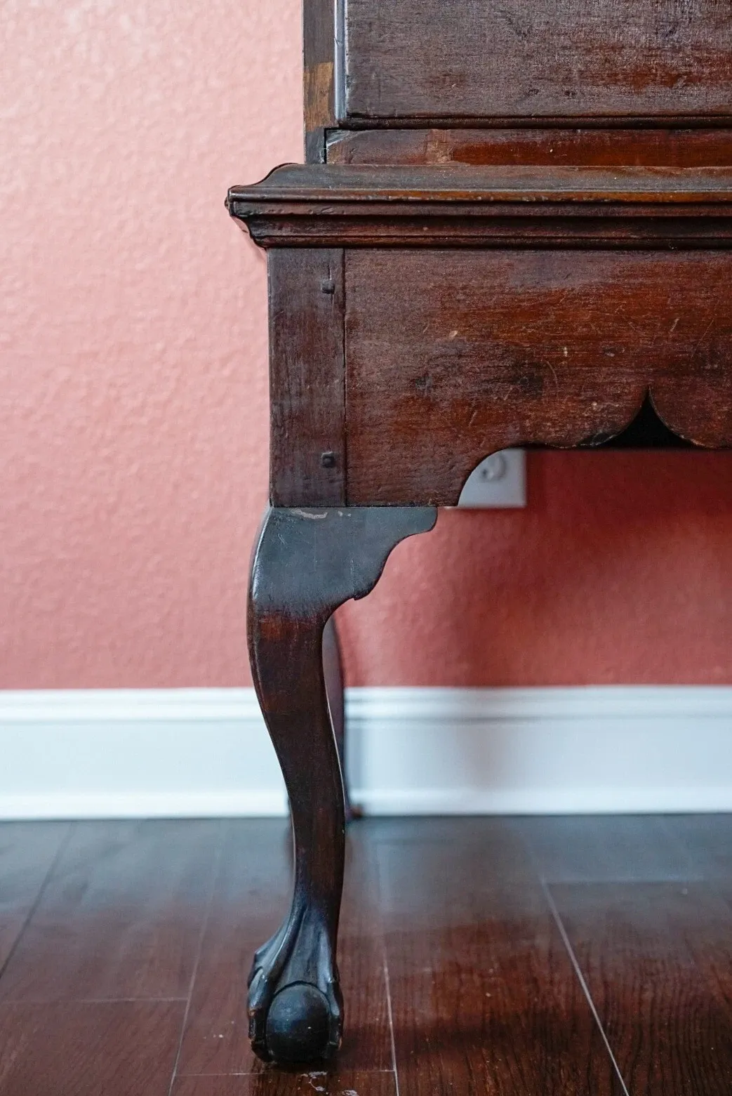 American Queen Anne Style Walnut Highboy Chest-on-Stand thumbnail 4