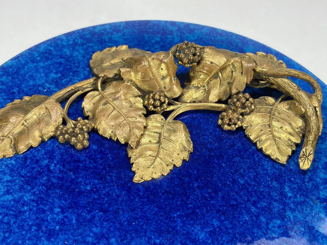 French Belle Époque Sèvres-Style Porcelain Box with Gilt Bronze Mounts thumbnail 3