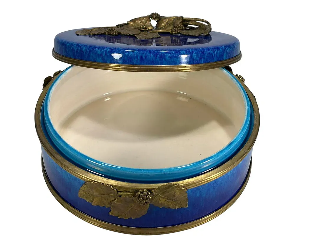 French Belle Époque Sèvres-Style Porcelain Box with Gilt Bronze Mounts thumbnail 5