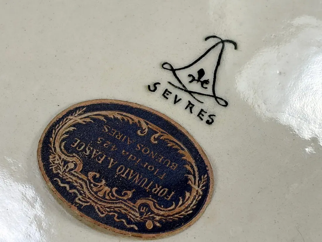 French Belle Époque Sèvres-Style Porcelain Box with Gilt Bronze Mounts thumbnail 7