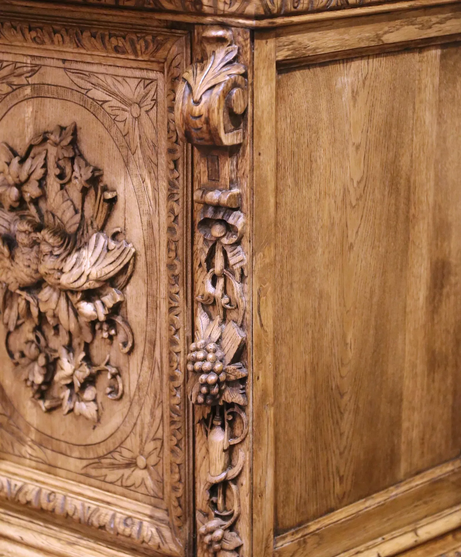 French Henri II Revival Carved Oak Gun Cabinet thumbnail 10