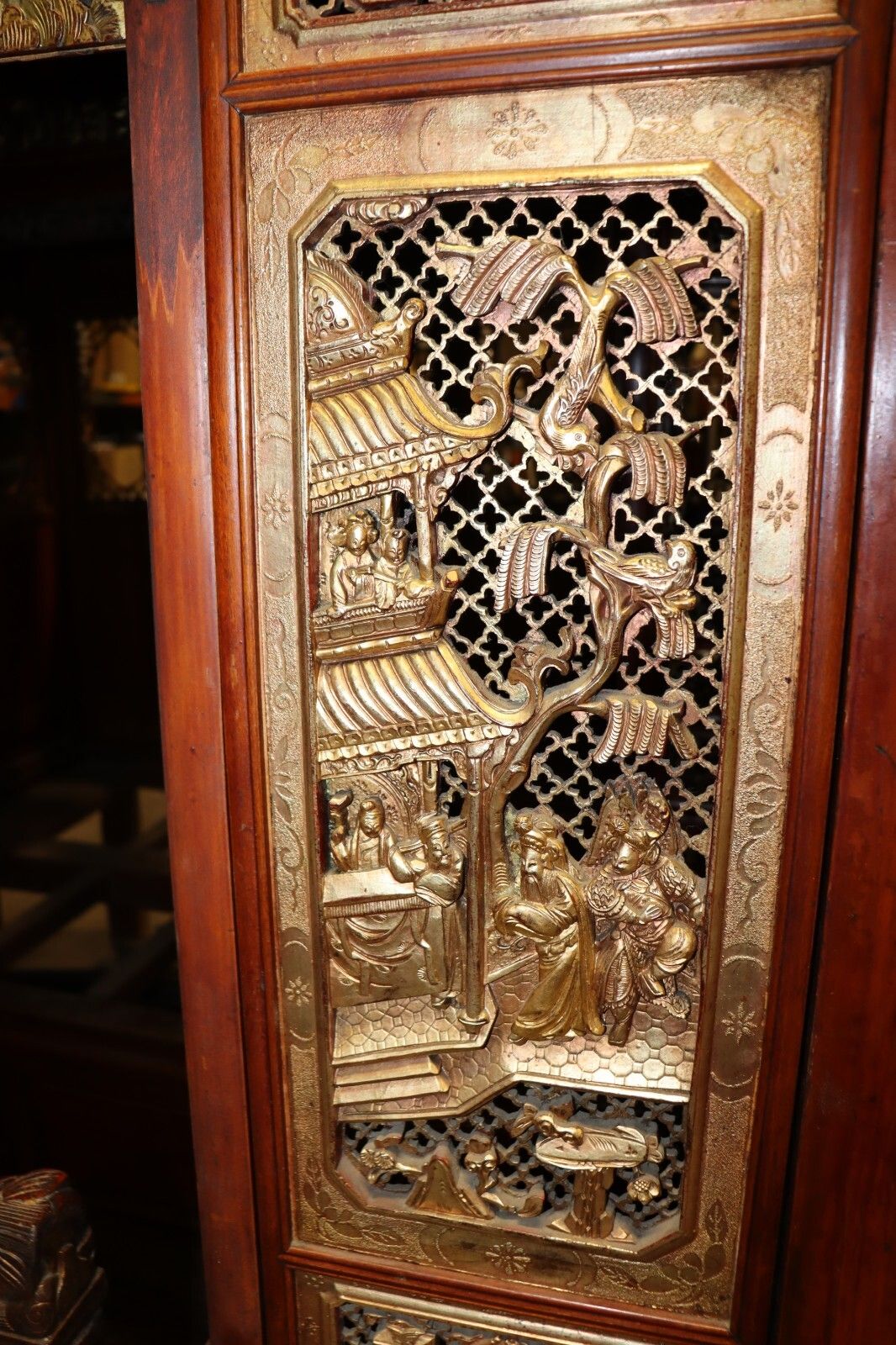 Late Qing Dynasty Chinese Carved Hardwood and Gilt Wedding Bed (Canopy Bed) thumbnail 3