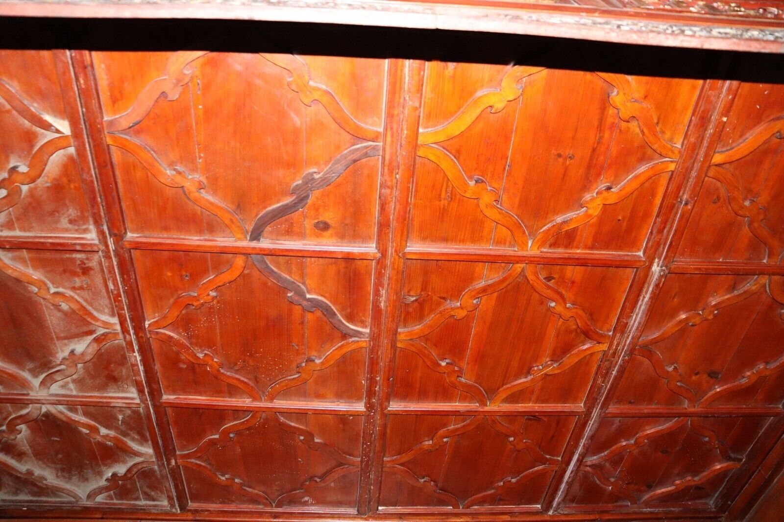 Late Qing Dynasty Chinese Carved Hardwood and Gilt Wedding Bed (Canopy Bed) thumbnail 4