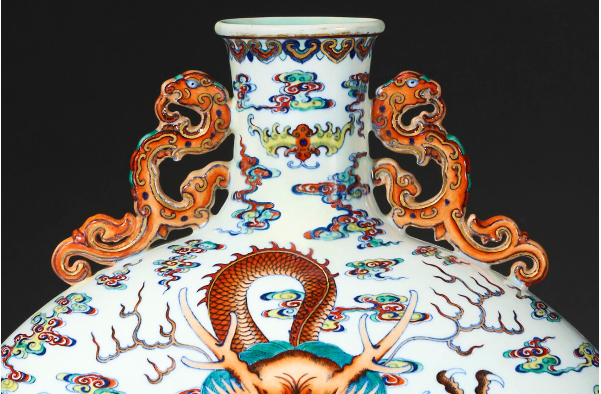 Chinese Republic Period Wucai Dragon and Qilin Moonflask thumbnail 2