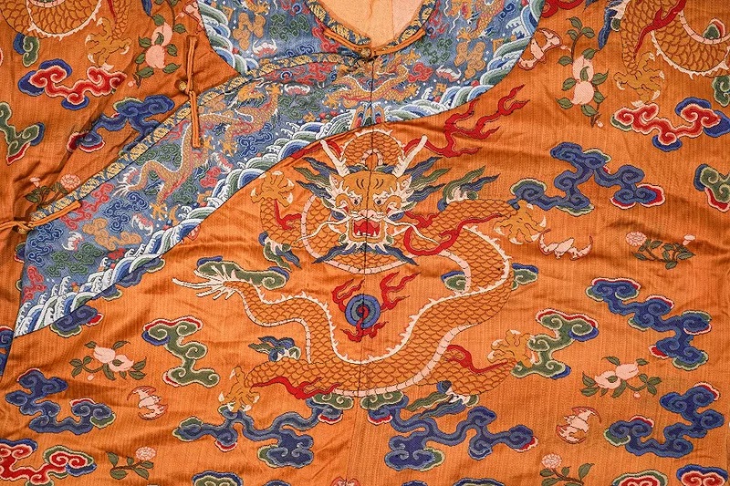 Qing Dynasty Orange Silk Embroidered Dragon Robe (Jifu) thumbnail 3