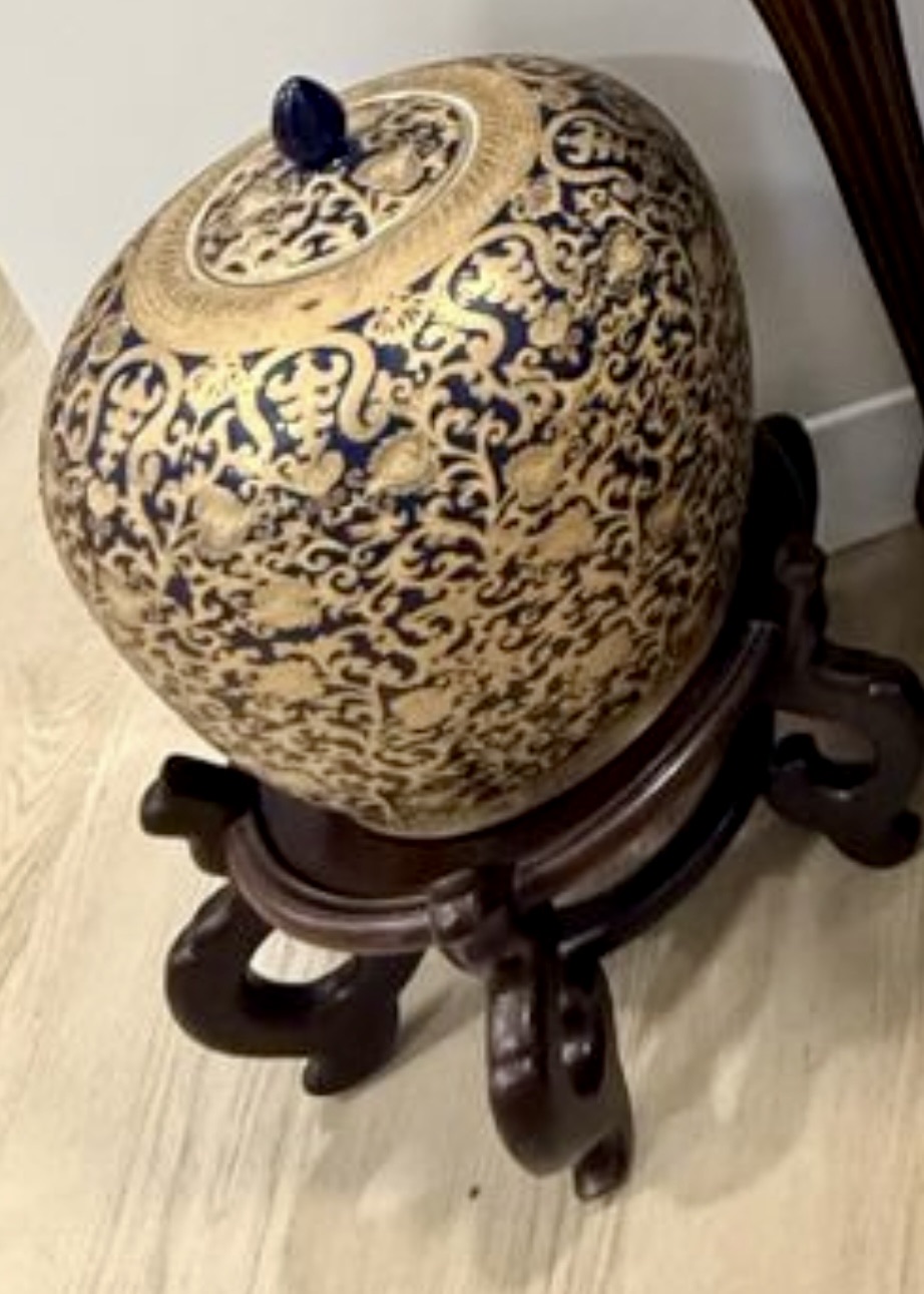 Chinese Qing Dynasty-Style Gilt Blue Porcelain Ginger Jar with Wooden Stand