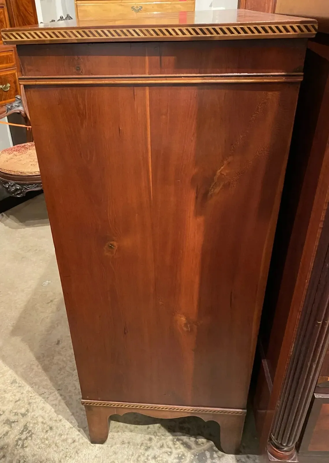 American Federal Period Mahogany and Inlaid Chest of Drawers thumbnail 4
