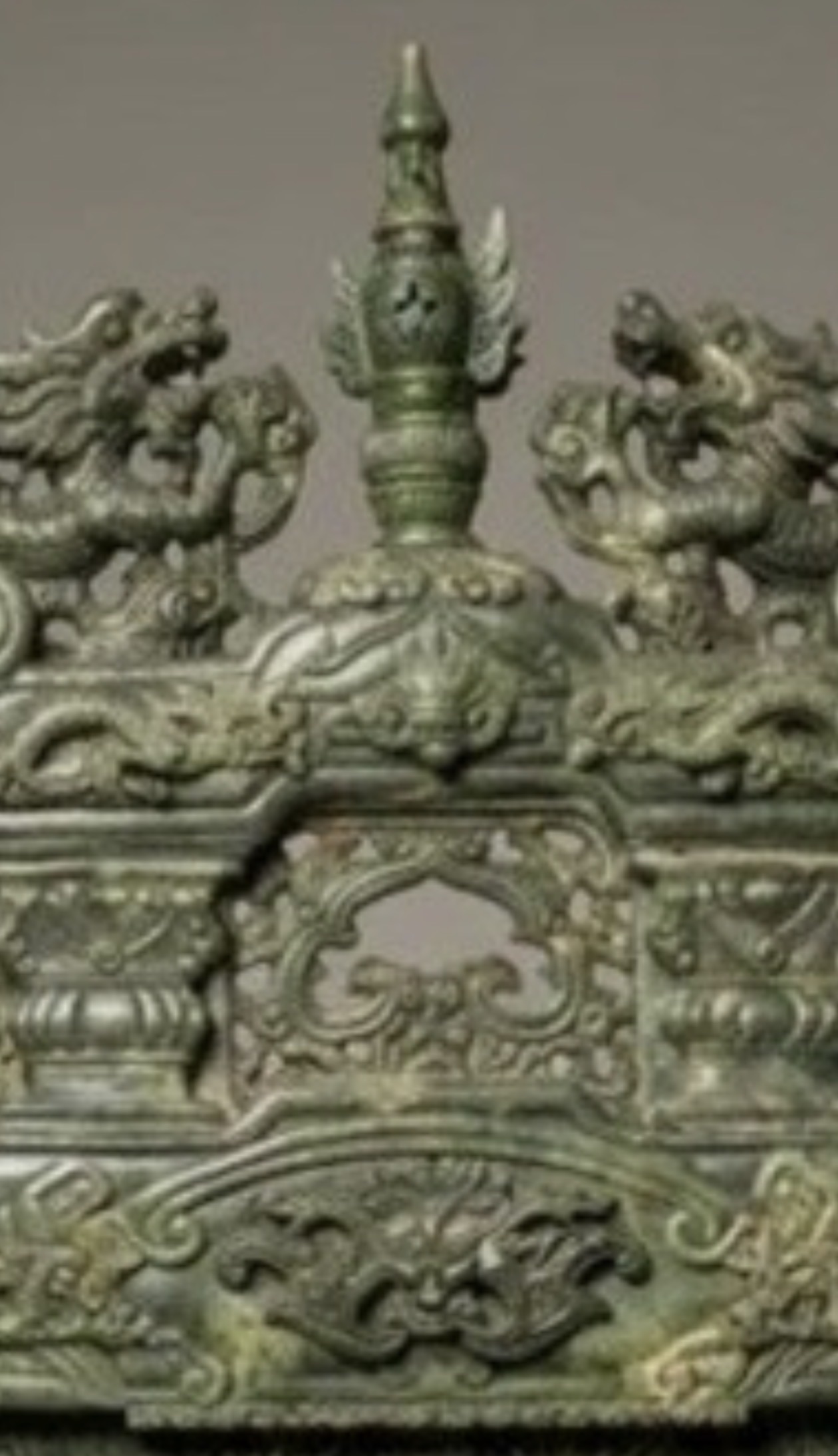 Chinese Qing Period Carved Jade Imperial Bed thumbnail 3