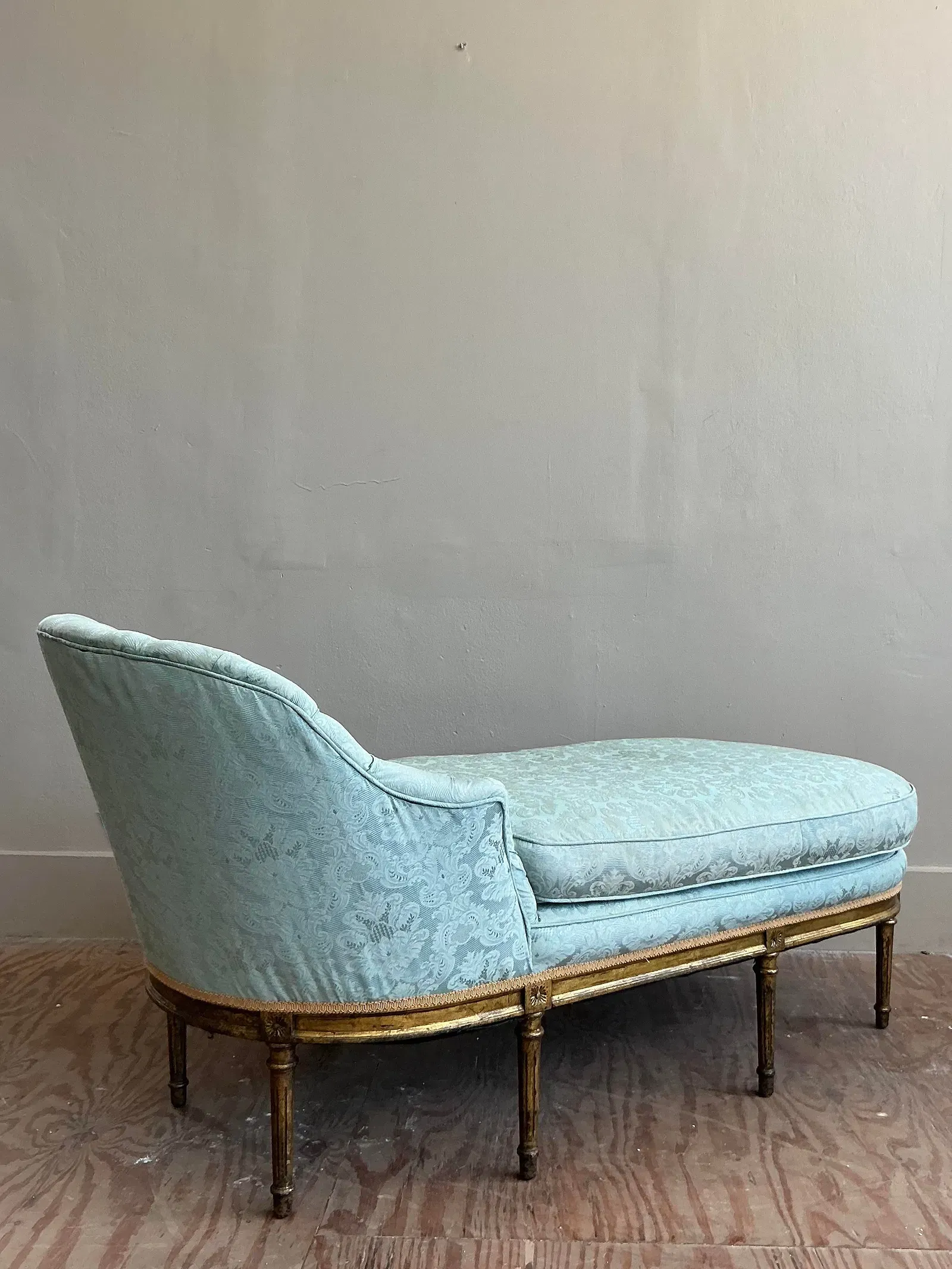 Louis XVI Period Giltwood Chaise Longue thumbnail 3