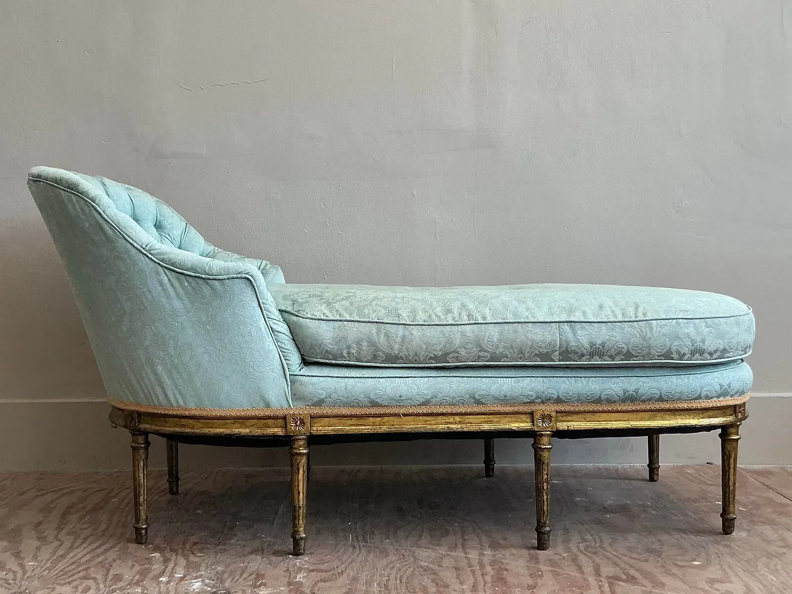 Louis XVI Period Giltwood Chaise Longue thumbnail 5