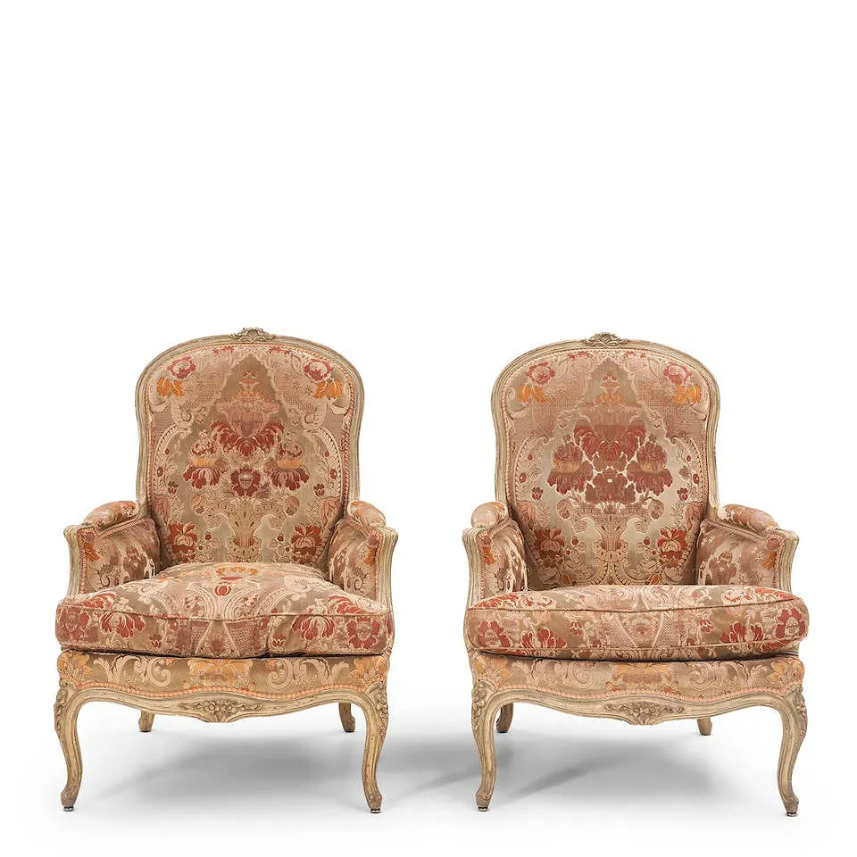 French Louis XV Period Carved Wood Fauteuils à la Reine (Pair)