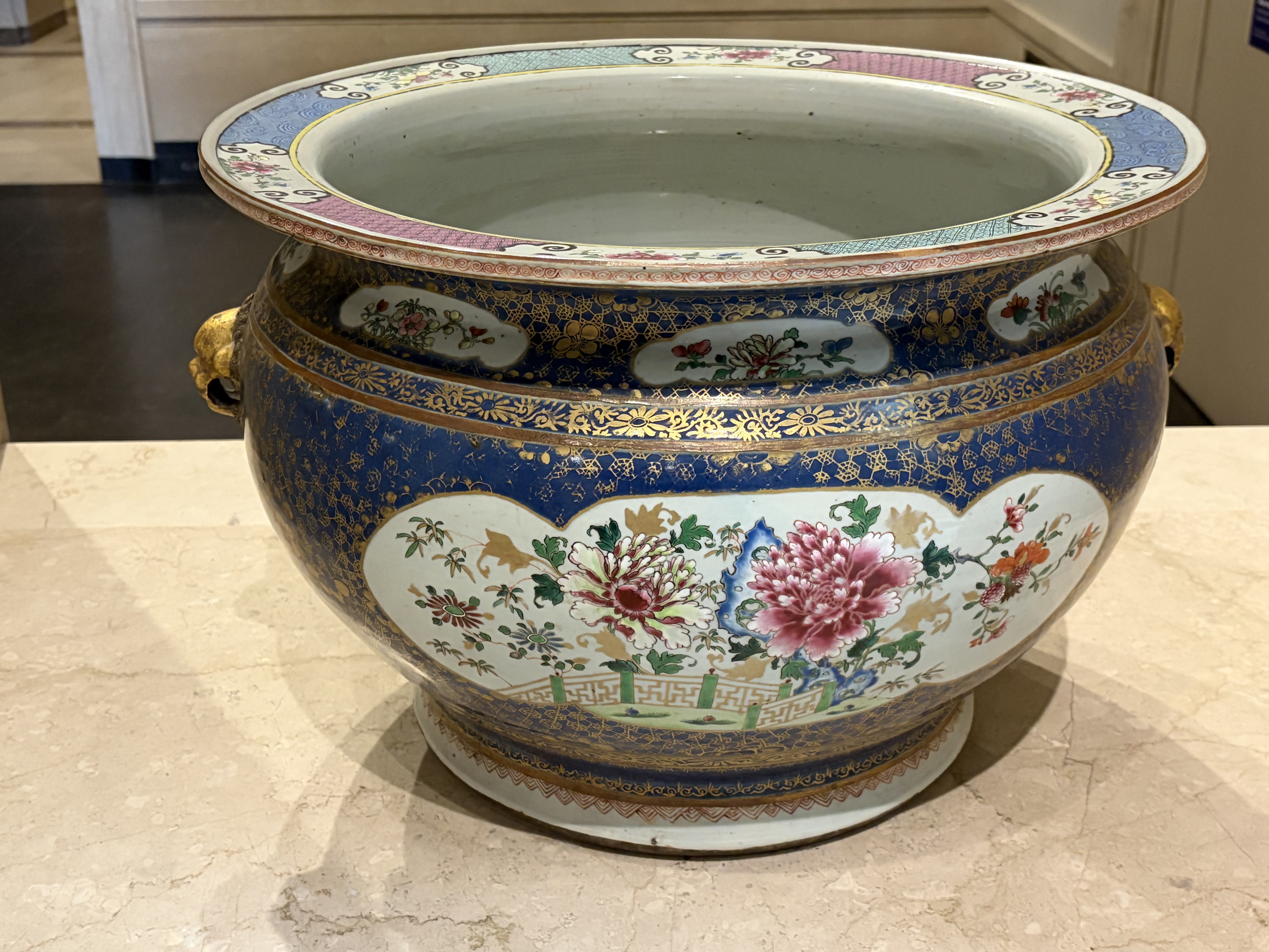Chinese Qing Dynasty Style Porcelain Jardinière