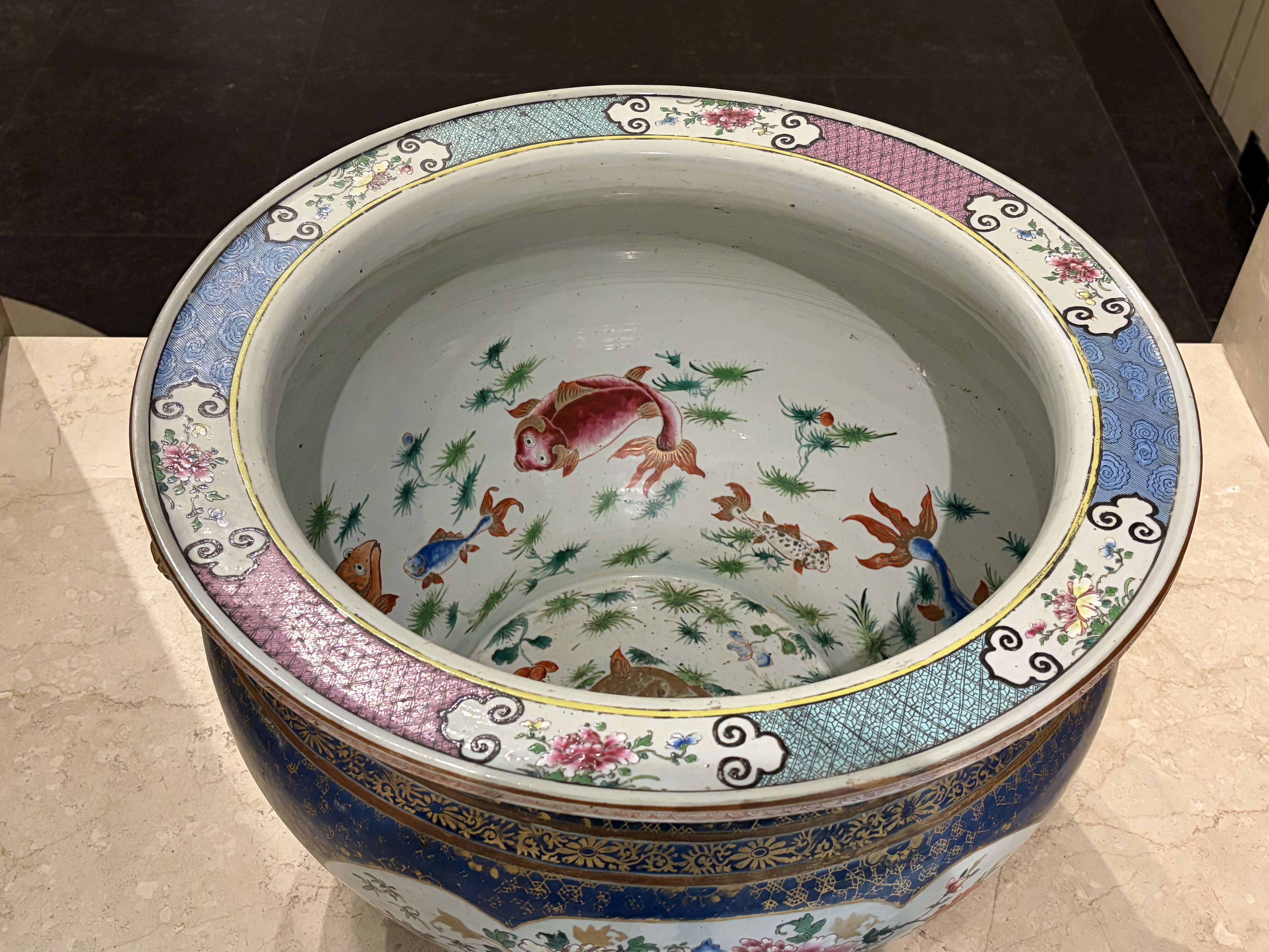 Chinese Qing Dynasty Style Porcelain Jardinière thumbnail 4