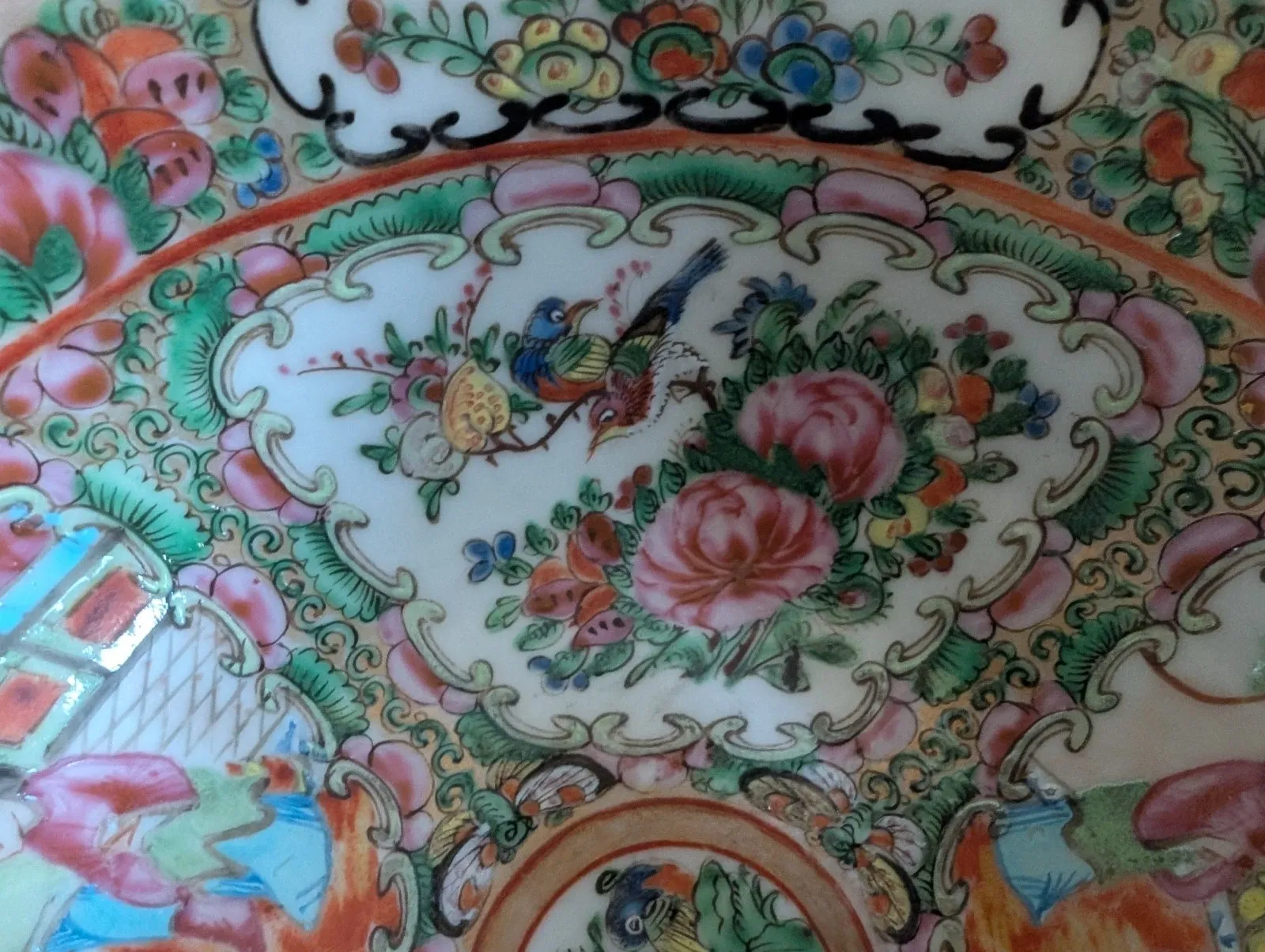 Late Qing Period Chinese Export Rose Medallion Famille Rose Porcelain Bowl thumbnail 4