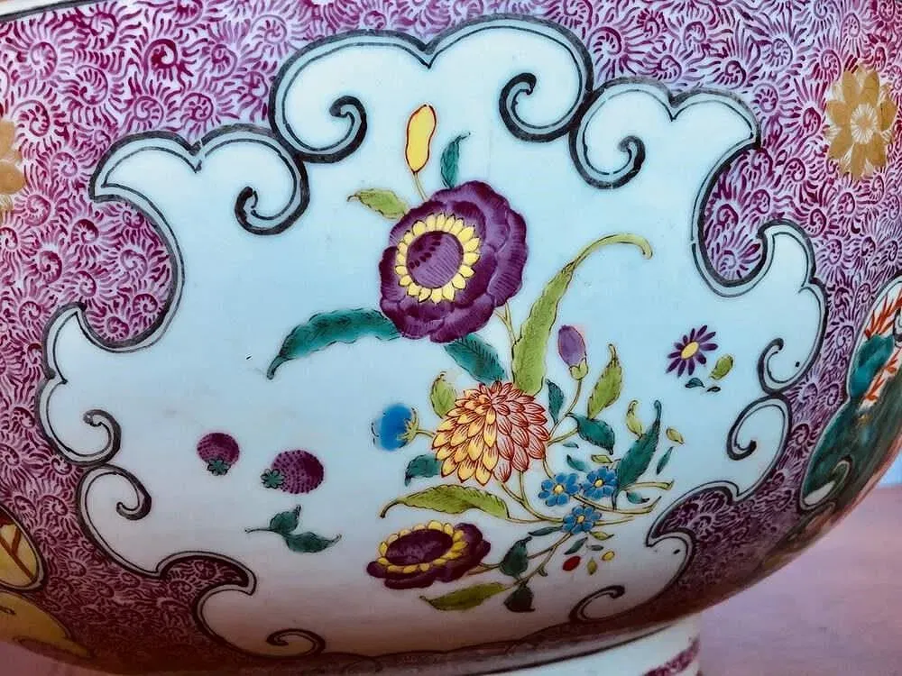 Chinese Qing Dynasty Famille Rose Porcelain Fish Bowl thumbnail 5