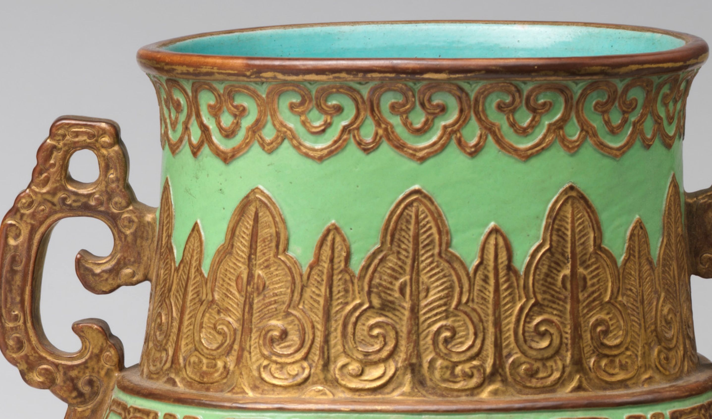 Qing Style Green-Ground Gilt-Relief Porcelain Hu-Form Vase thumbnail 3