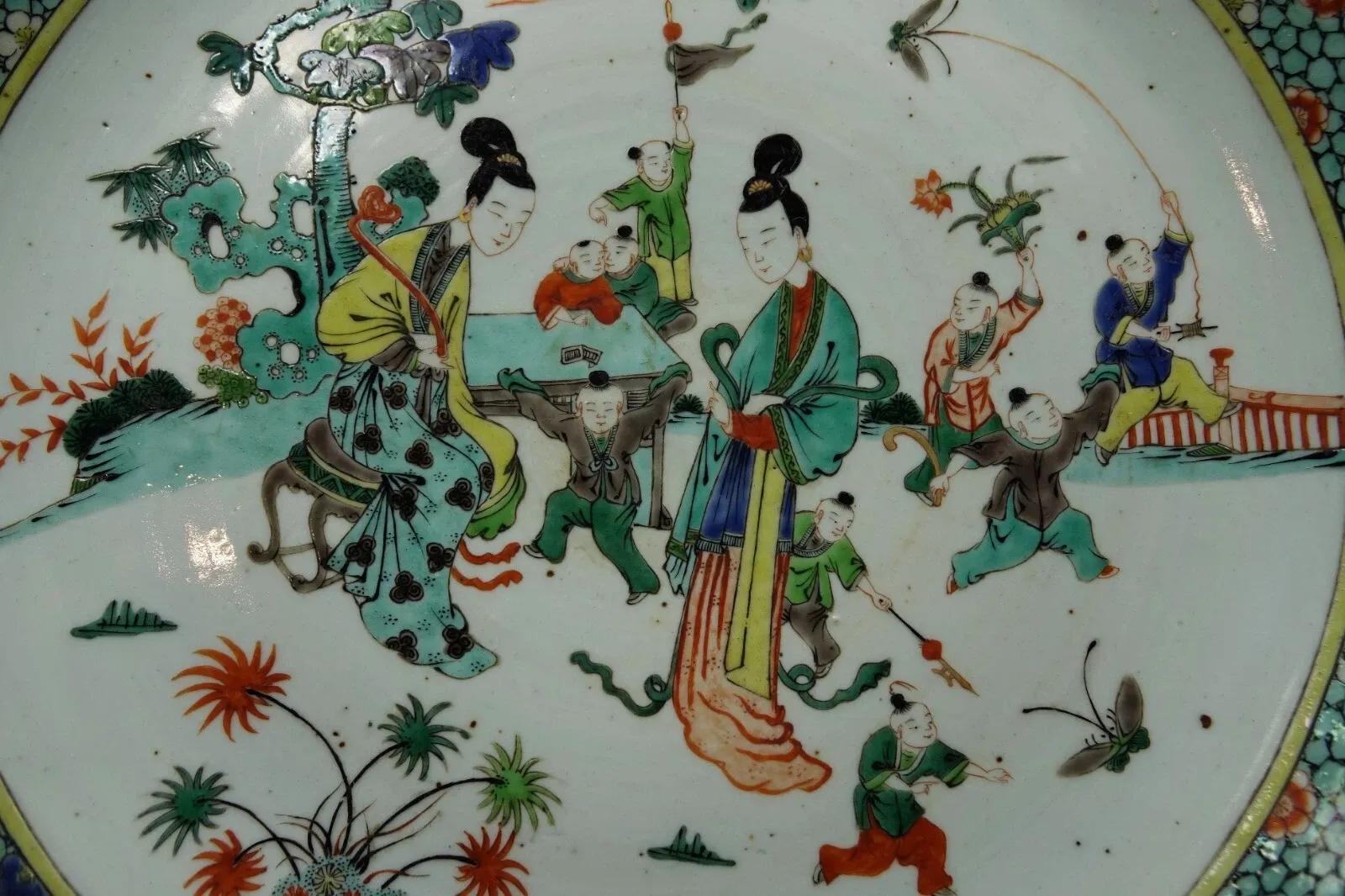 Chinese Famille Verte Style Porcelain Basin with Ladies and Boys thumbnail 2