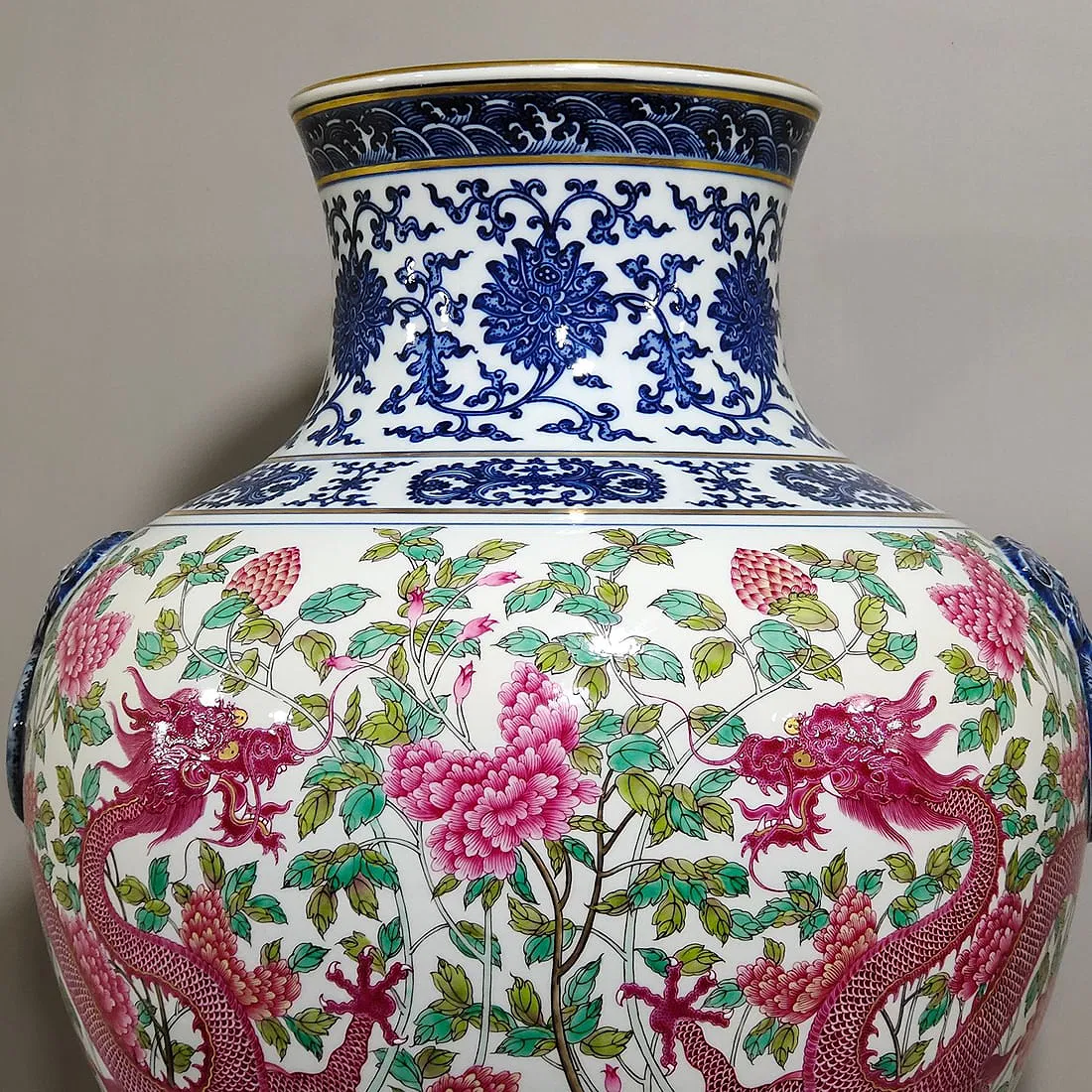 Chinese Qing Style Famille Rose Porcelain Dragon Vase thumbnail 3