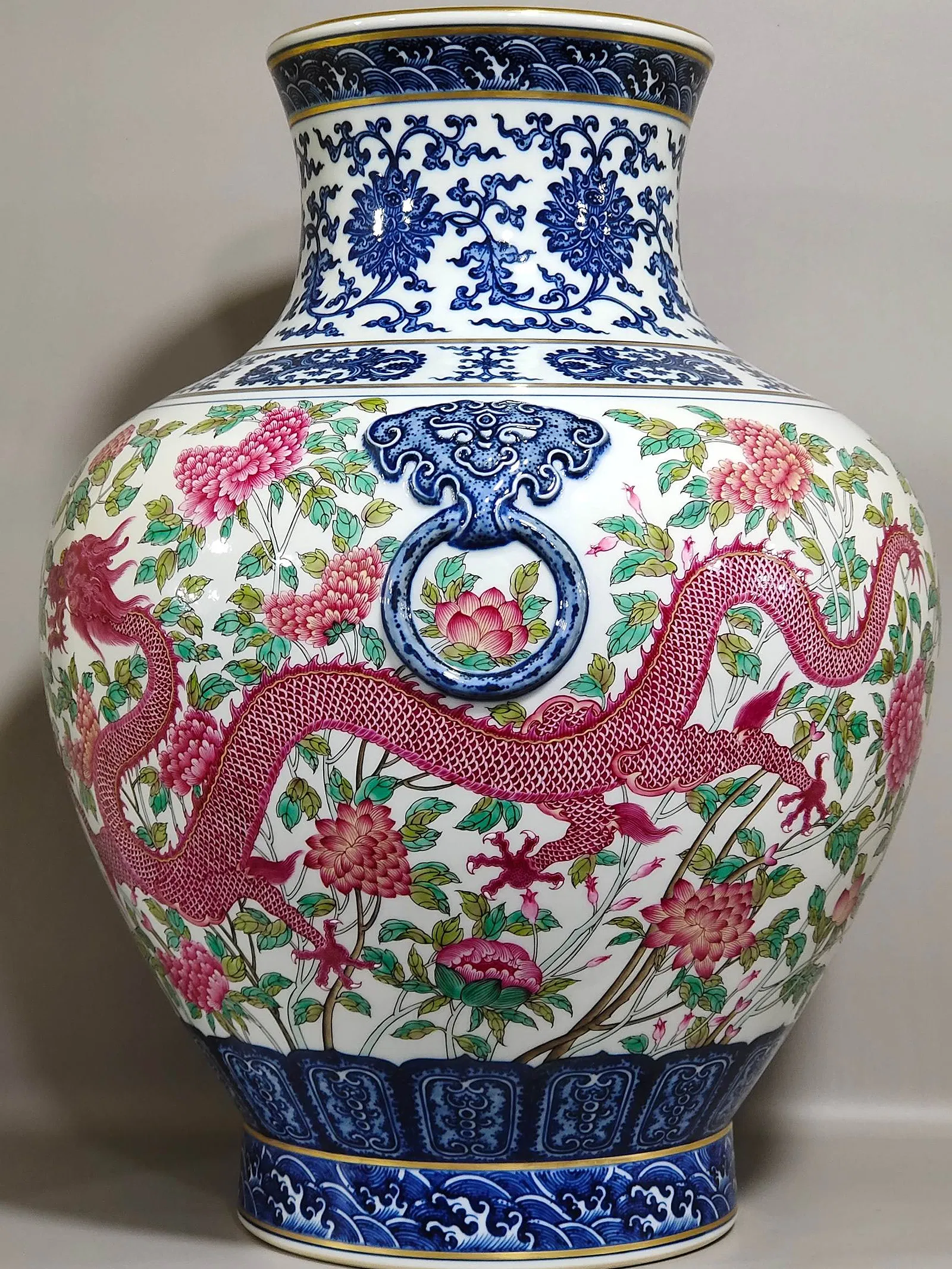Chinese Qing Style Famille Rose Porcelain Dragon Vase thumbnail 6