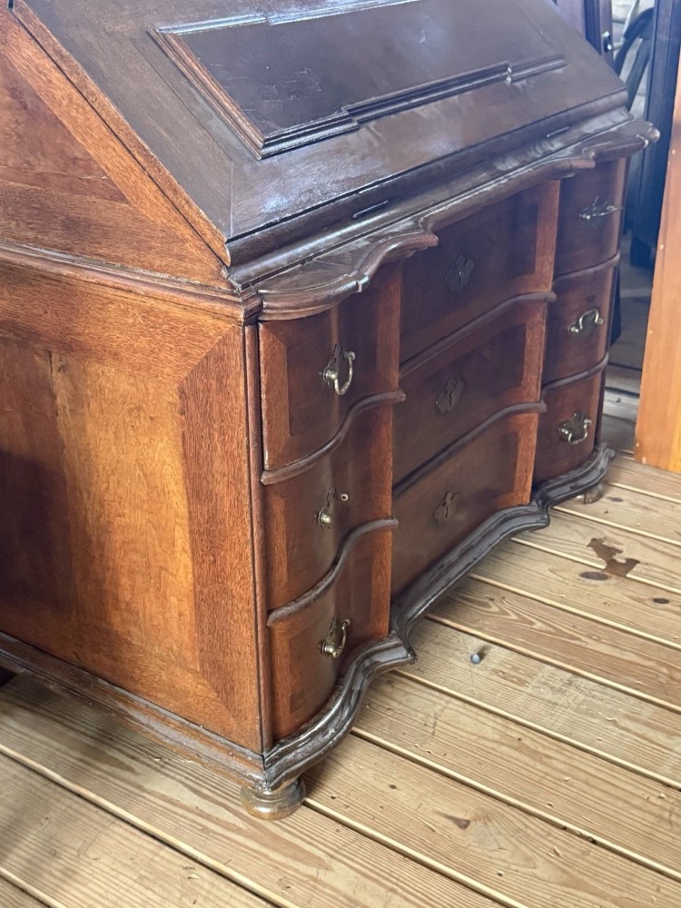 English Georgian Period Walnut Bureau Bookcase thumbnail 6