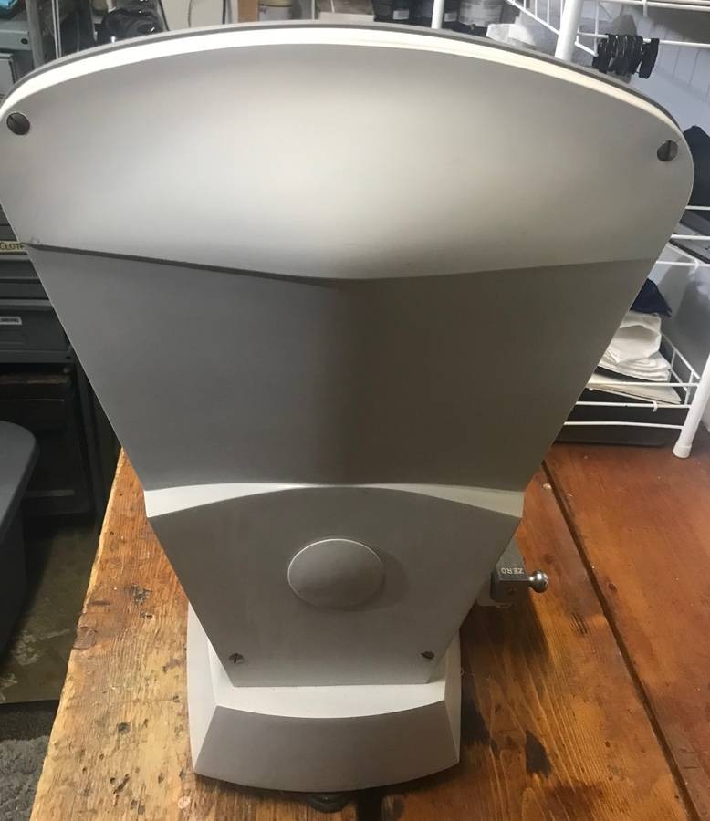 Mid-Century Industrial Metal Postal Scale (Pitney Bowes Model S-510) thumbnail 4